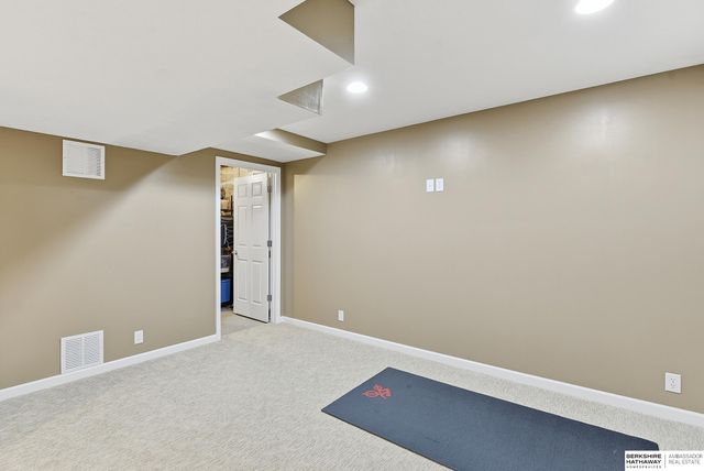 14464 Fowler Avenue, Omaha, NE 68116