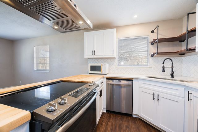 708 Meadowlark Circle, Crowley, TX 76036