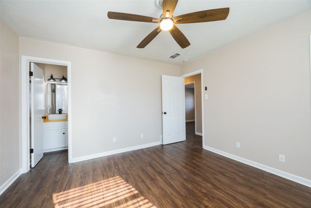 708 Meadowlark Circle, Crowley, TX 76036