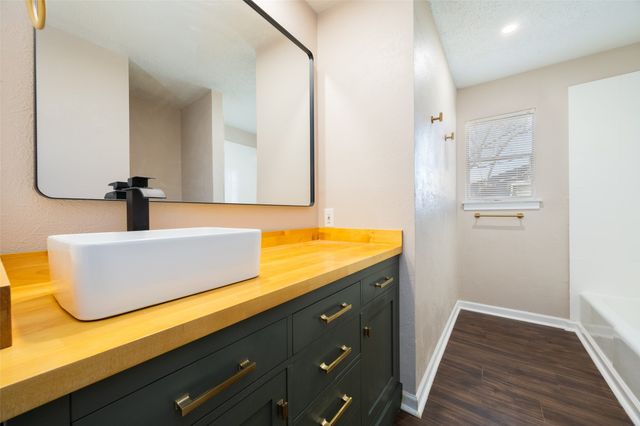 708 Meadowlark Circle, Crowley, TX 76036