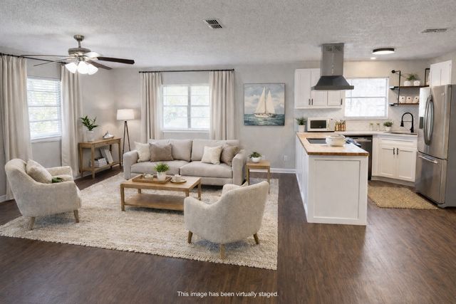 708 Meadowlark Circle, Crowley, TX 76036