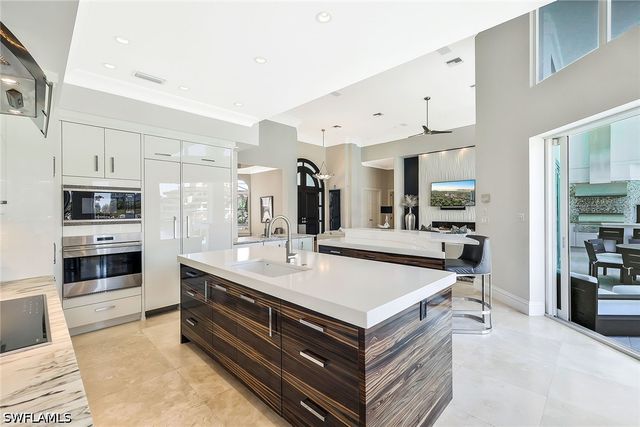 311 Neapolitan WAY, Naples, FL 34103
