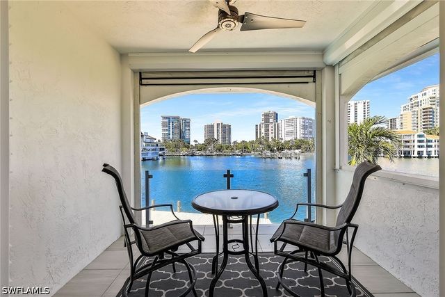 311 Neapolitan WAY, Naples, FL 34103