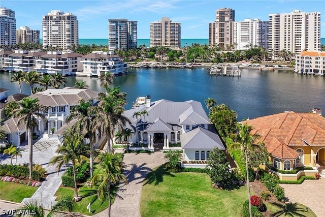 311 Neapolitan WAY, Naples, FL 34103