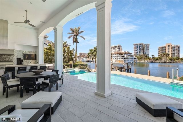 311 Neapolitan WAY, Naples, FL 34103