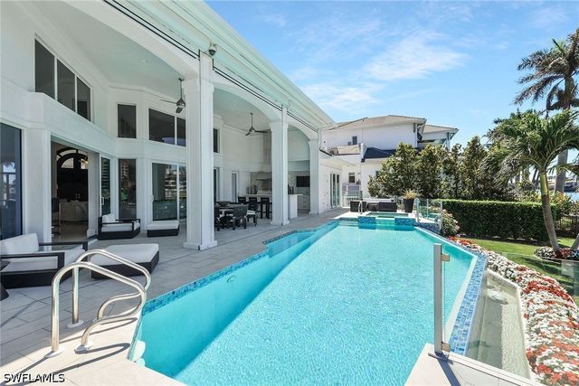 311 Neapolitan WAY, Naples, FL 34103