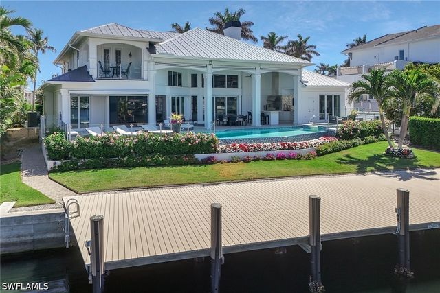 311 Neapolitan WAY, Naples, FL 34103