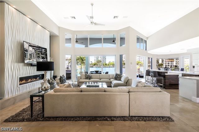 311 Neapolitan WAY, Naples, FL 34103