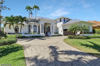 311 Neapolitan WAY, Naples, FL 34103