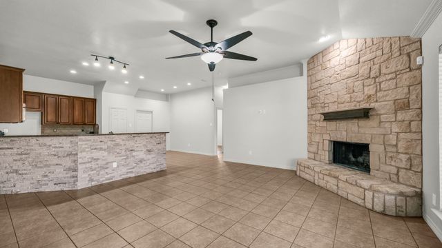 914 Randall Road, Weatherford, TX 76087