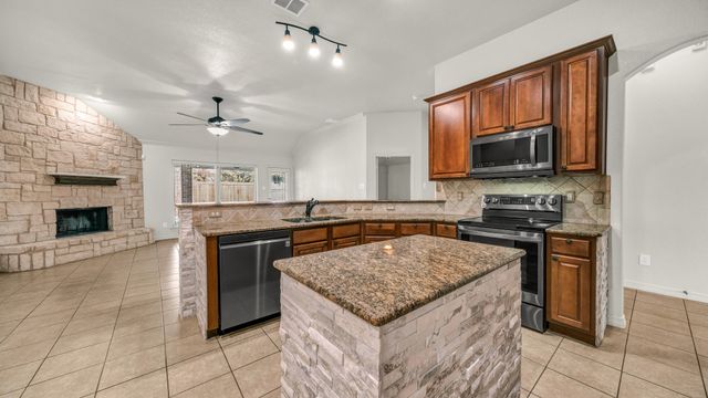 914 Randall Road, Weatherford, TX 76087