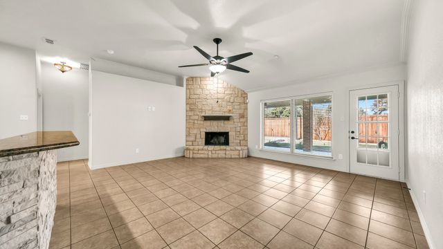 914 Randall Road, Weatherford, TX 76087