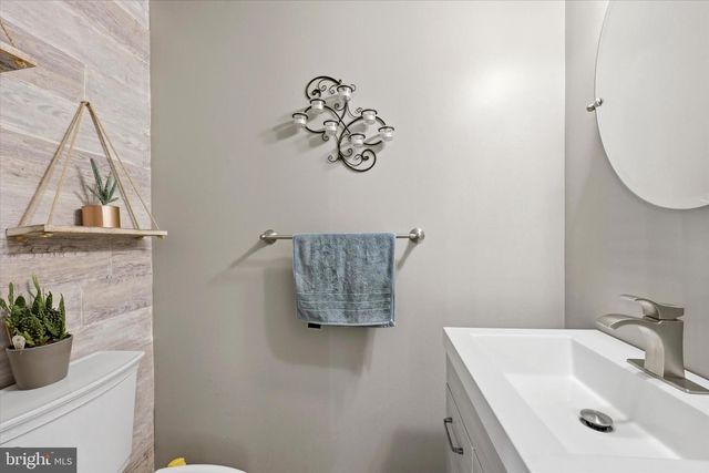 340 LINCOLN AVE, Bristol, PA 19007