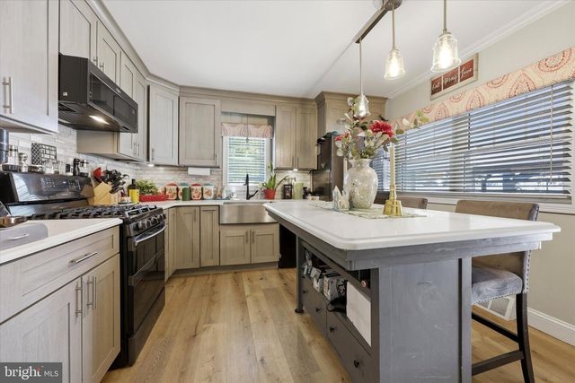 340 LINCOLN AVE, Bristol, PA 19007