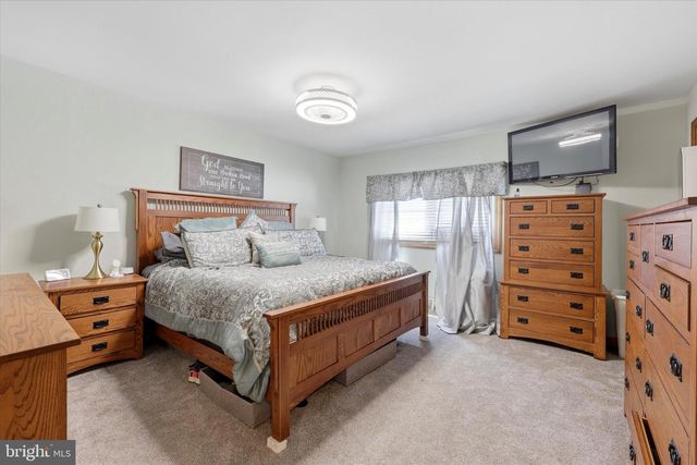 340 LINCOLN AVE, Bristol, PA 19007