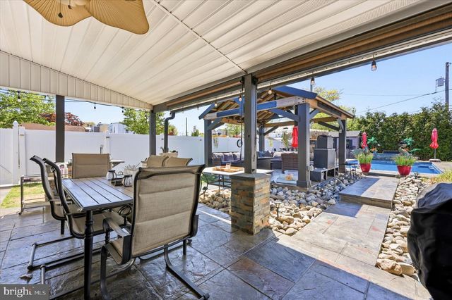 340 LINCOLN AVE, Bristol, PA 19007