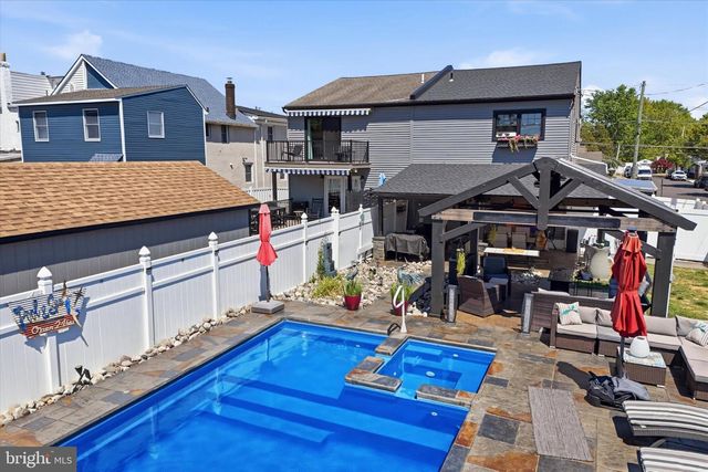 340 LINCOLN AVE, Bristol, PA 19007