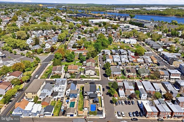 340 LINCOLN AVE, Bristol, PA 19007