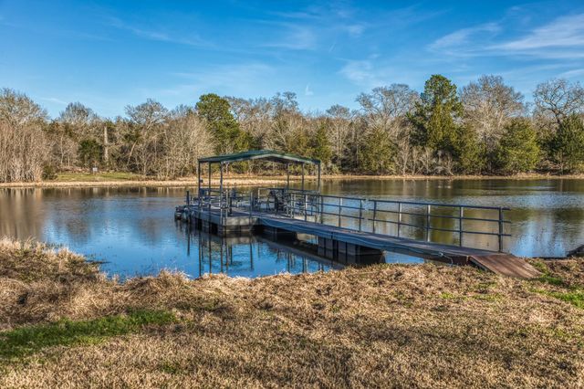 23032 Oak Road, New Ulm, TX 78950