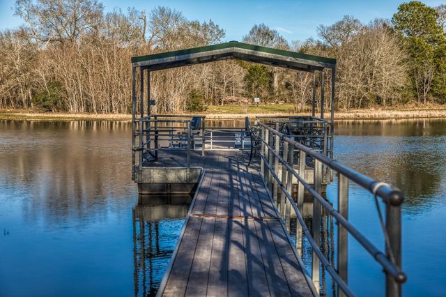 23032 Oak Road, New Ulm, TX 78950