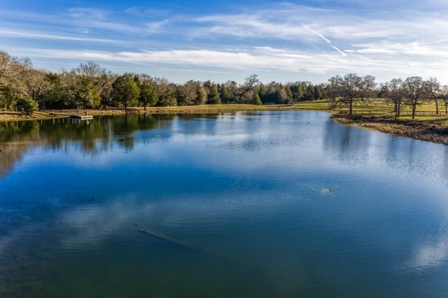 23032 Oak Road, New Ulm, TX 78950