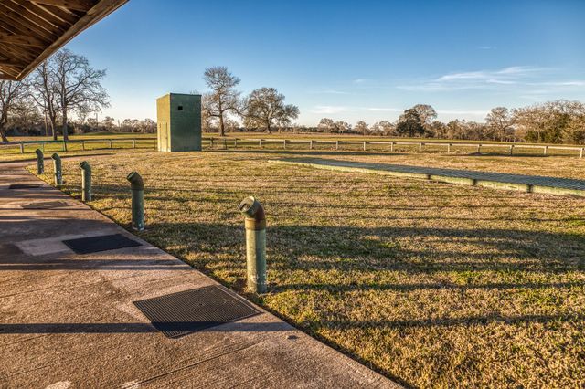 23032 Oak Road, New Ulm, TX 78950