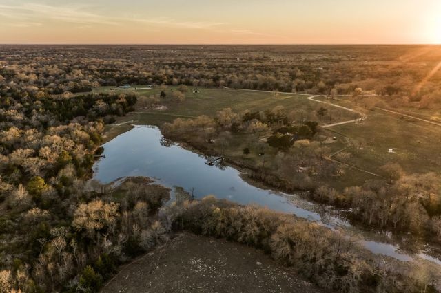 23032 Oak Road, New Ulm, TX 78950