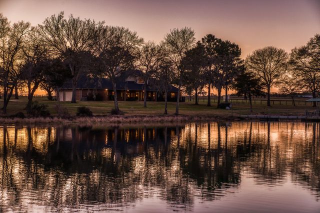 23032 Oak Road, New Ulm, TX 78950