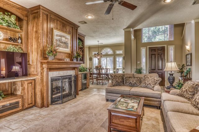 23032 Oak Road, New Ulm, TX 78950