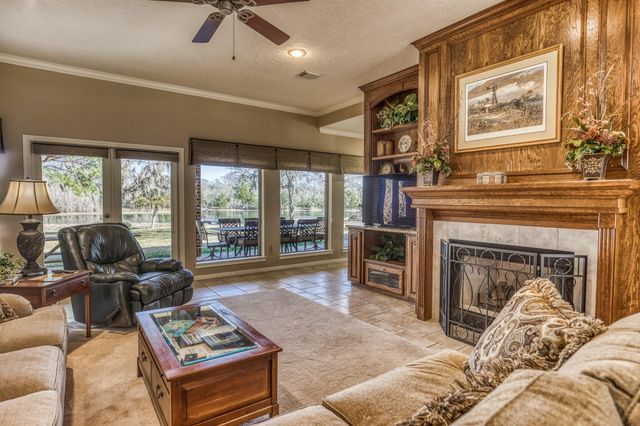 23032 Oak Road, New Ulm, TX 78950