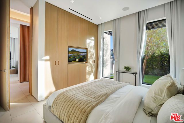 6687 Colgate Avenue, Los Angeles, CA 90048