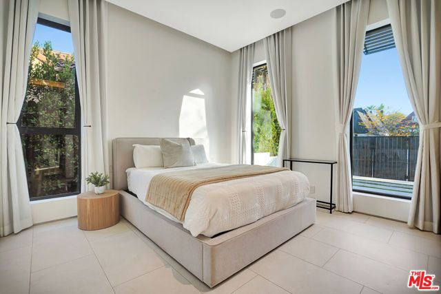 6687 Colgate Avenue, Los Angeles, CA 90048