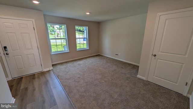 566 SWAMP CREEK RD, Bechtelsville, PA 19505