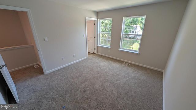 566 SWAMP CREEK RD, Bechtelsville, PA 19505