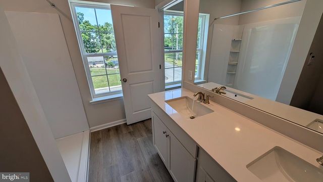 566 SWAMP CREEK RD, Bechtelsville, PA 19505