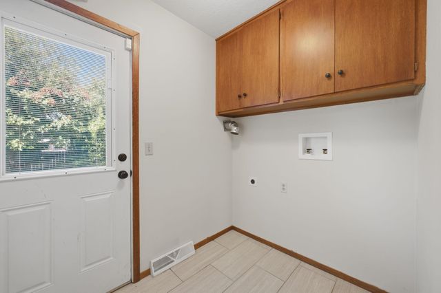 1305 N Gretchen, Wichita, KS 67206