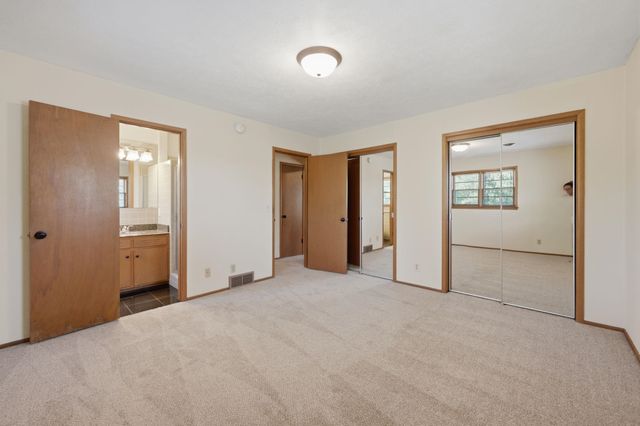 1305 N Gretchen, Wichita, KS 67206