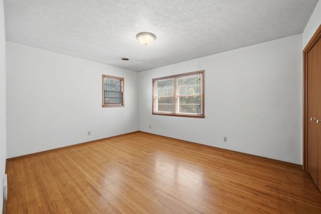 1305 N Gretchen, Wichita, KS 67206