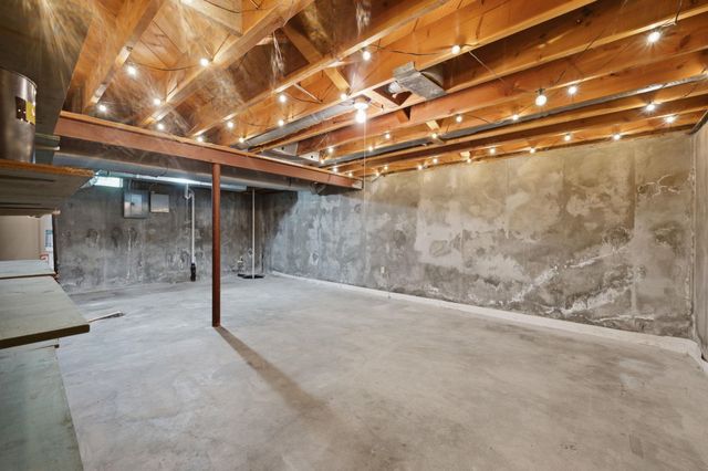 1305 N Gretchen, Wichita, KS 67206