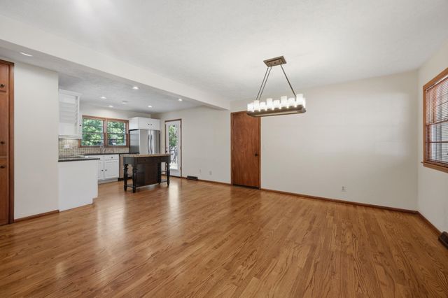 1305 N Gretchen, Wichita, KS 67206