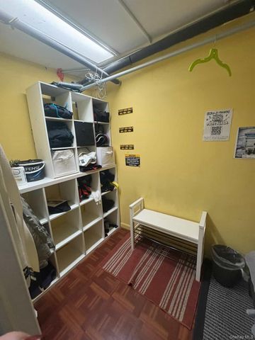 80-22 Northern Boulevard, Jackson Heights, NY 11372