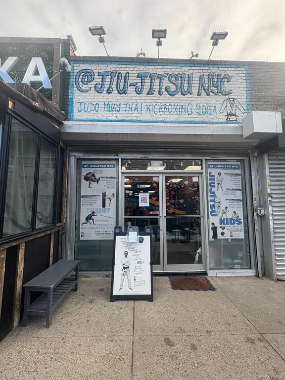 80-22 Northern Boulevard, Jackson Heights, NY 11372