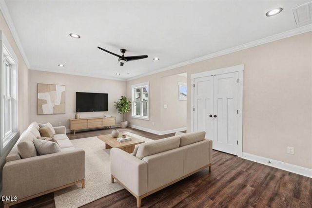 402 Poplar Street, Graham, NC 27253