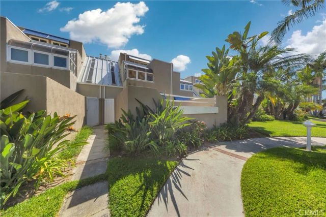 3361 Tempe, Huntington Beach, CA 92649