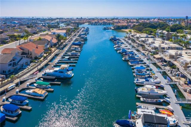 3361 Tempe, Huntington Beach, CA 92649