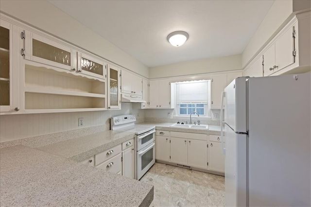 5433 Foster Street, Overland Park, KS 66202