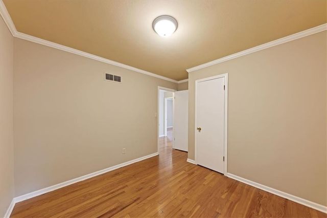5433 Foster Street, Overland Park, KS 66202