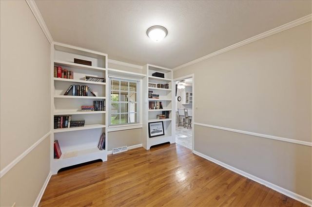 5433 Foster Street, Overland Park, KS 66202