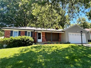 5433 Foster Street, Overland Park, KS 66202