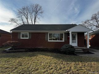 24515 Petersburg Avenue, Eastpointe, MI 48021